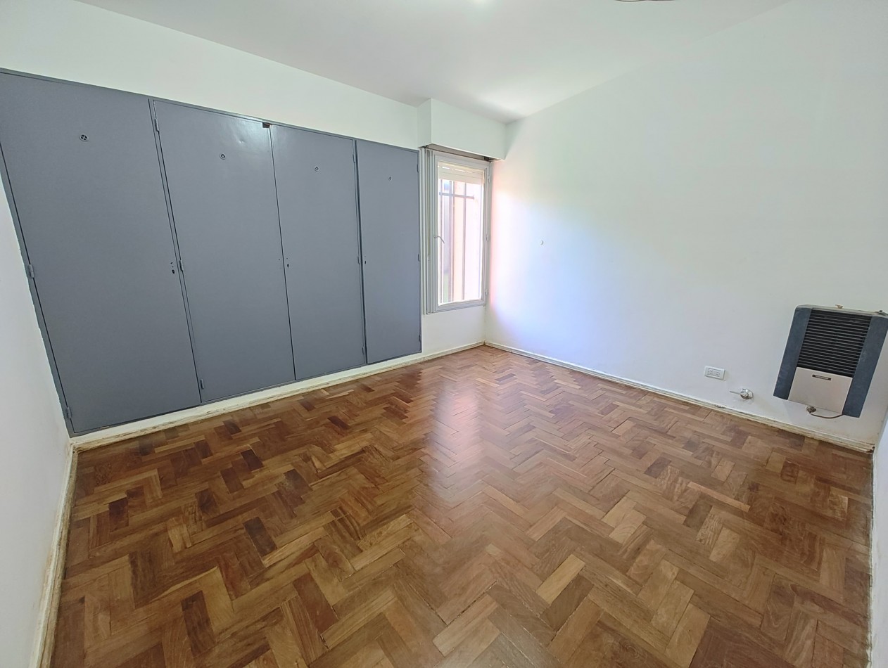 CASA USO COMERCIAL (OFICINAS ADMINISTRATIVAS)