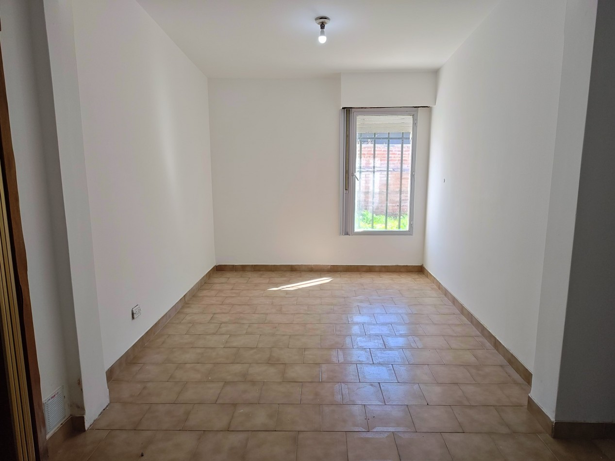 CASA USO COMERCIAL (OFICINAS ADMINISTRATIVAS)