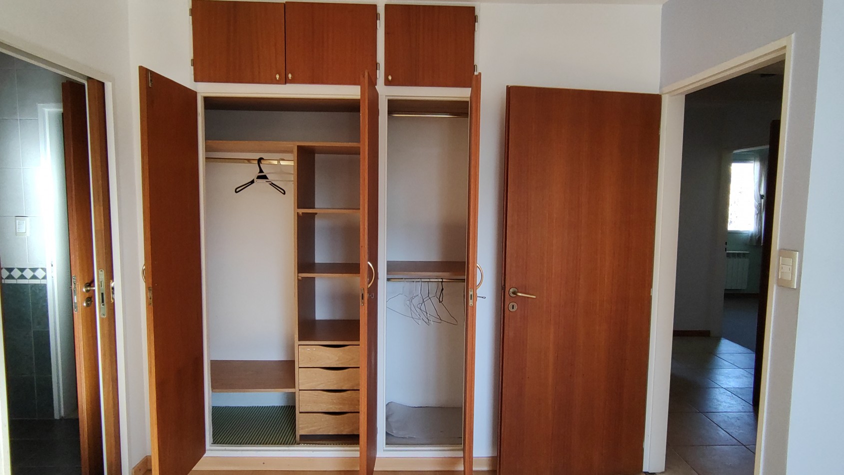 CASA 4 DORMITORIOS EN ALQUILER - SANTA GENOVEVA, NEUQUEN
