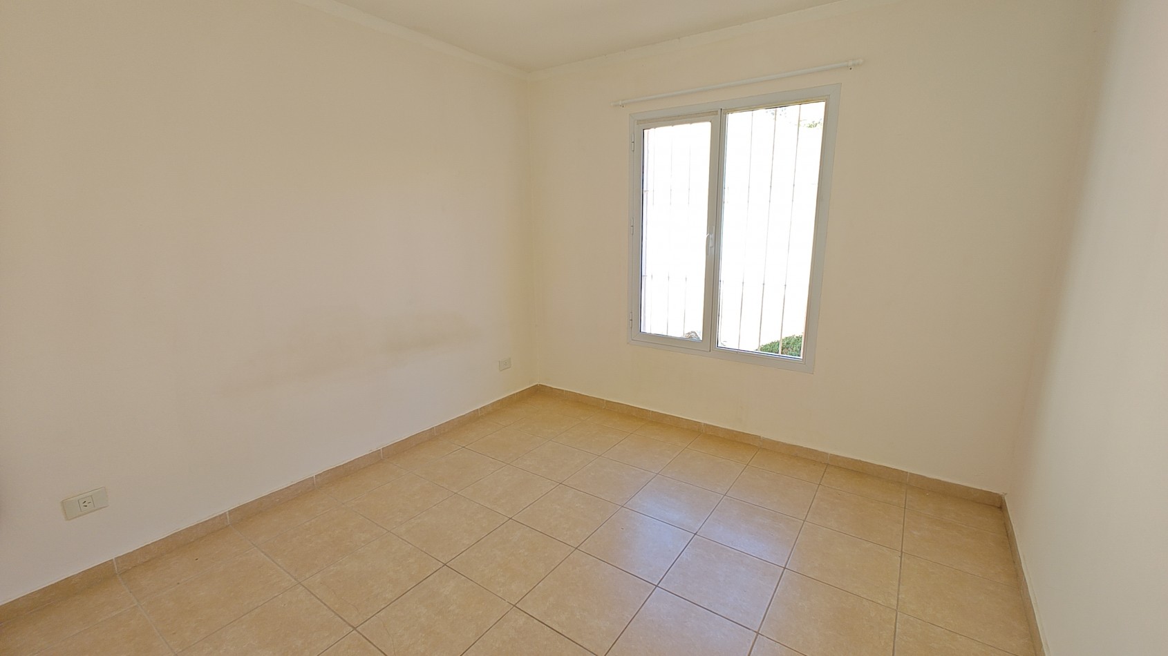 CASA 2 DORMITORIOS EN PLANTA BAJA EN ALQUILER