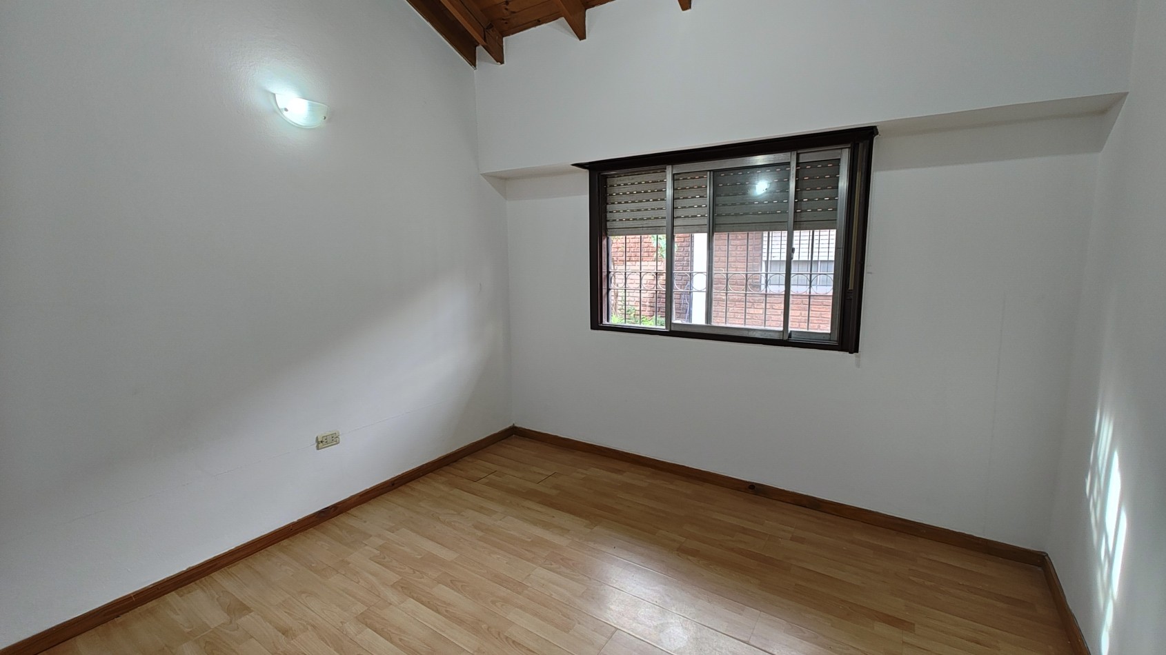 DUPLEX 3 DORMITORIOS EN PLANTA EN ALQUILER 
