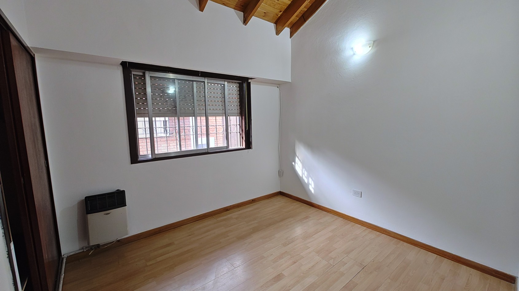DUPLEX 3 DORMITORIOS EN PLANTA EN ALQUILER 