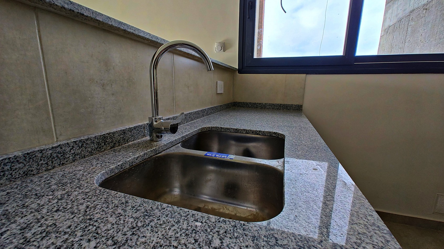 DEPARTAMENTO 1 DORMITORIO A ESTRENAR EN ALQUILER - EDIFICIO "LOS TEROS CASTELLI"