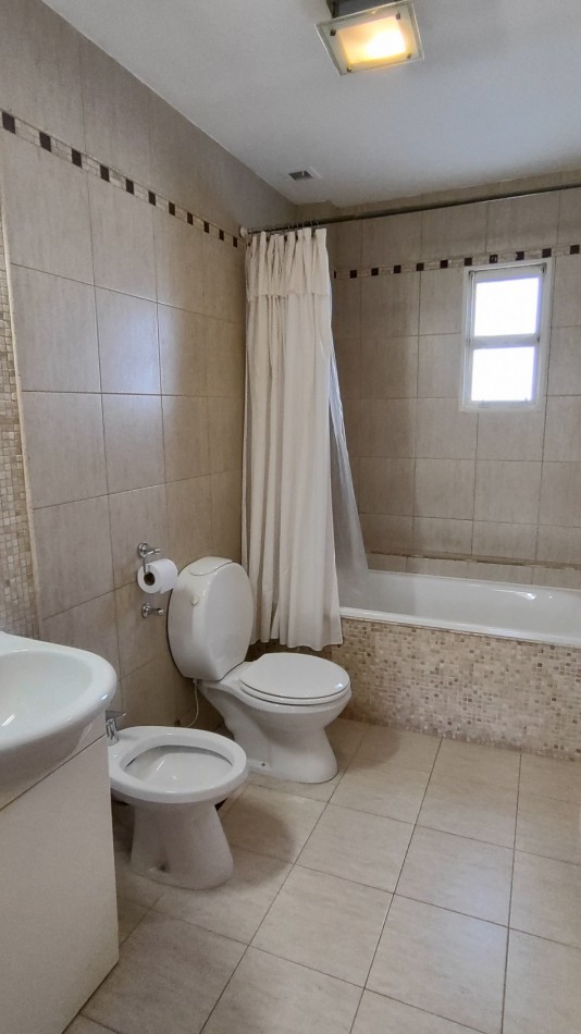 CASA 4 DORMITORIOS EN ALQUILER - SANTA GENOVEVA, NEUQUEN