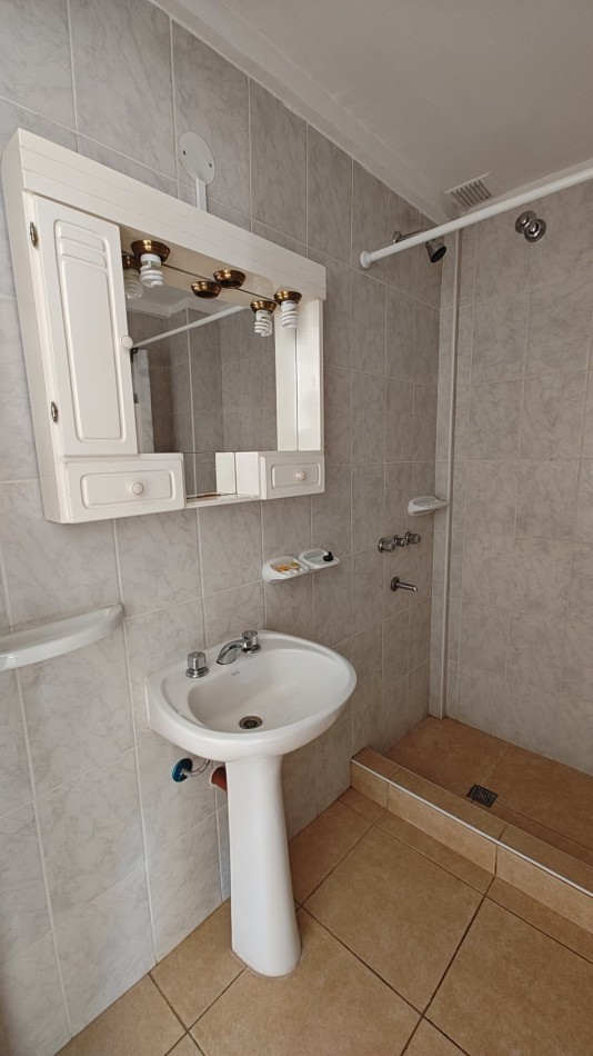 CASA 2 DORMITORIOS EN PLANTA BAJA EN ALQUILER